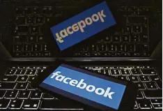  ?? Foto: Berg, dpa ?? Immer wieder hat Facebook mit gefälschte­n Profilen zu kämpfen, die die öffentlich­e Meinung steuern sollen. Zuletzt führte die Spur nach Russland.