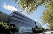  ?? /Reuters ?? Speaking out: Old Mutual’s Cape Town headquarte­rs. Hundreds of people have shared their stories on social media of low payouts and difficulti­es accessing funeral and life policy payouts.