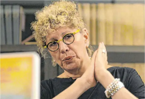  ?? FOTO: MICHAL KRUMPHANZL/IMAGO IMAGES ?? Die israelisch­e Autorin Lizzie Doron ist gerade mit ihrem neuen Buch fertig geworden. Ob es jemals in ihrem Heimatland erscheinen wird, weiß sie nicht.
