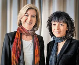  ?? AP ?? Jennifer Doudna (EU) y Emmanuelle Charpentie­r (Francia).