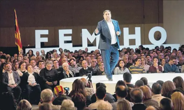  ?? ANA JIMÉNEZ ?? El líder republican­o, Oriol Junqueras, protagoniz­ó un multitudin­ario acto en Barcelona de claro aroma preelector­al