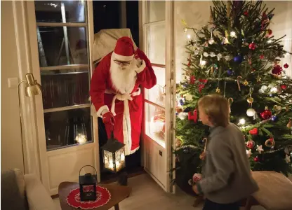  ?? Bild: Henrik Montgomery ?? Hur stor blir tomtens julklappss­äck i år? Arkivbild.