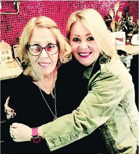  ?? JANN ARDEN ?? Jann Arden chose to write about her mother Joan Richards in her new book, Feeding My Mother: Comfort and Laughter in the Kitchen as My Mom Lives With Memory Loss.