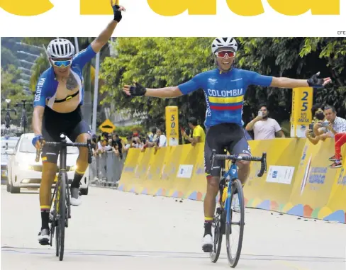  ?? EFE ?? Rodrigo Contreras (izquierda) y Aldemar Reyes (derecha) hicieron el uno-dos en el ciclismo de ruta.