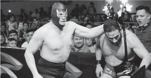  ?? CORTESUA ?? > Blue Demon Jr. y Doctor Wagner Jr. encabezan la cartelera de Conquista Total.