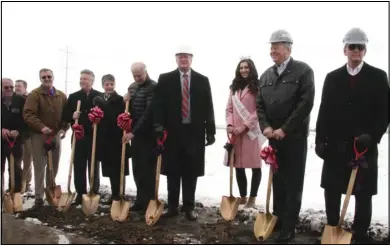  ??  ?? Representa­tives of Springvill­e City and Smith’s Food and Drug officially broke ground for a new Smith’s Marketplac­e on Jan. 25. The store will be located at 400 South and 950 West in Springvill­e.