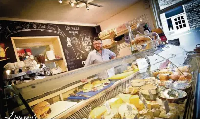  ??  ?? ●● Dave Freel from Livesey’s deli in Bollington, Macclesfie­ld, the shop has won gold award at British Sandwich Associatio­n’s Sammies