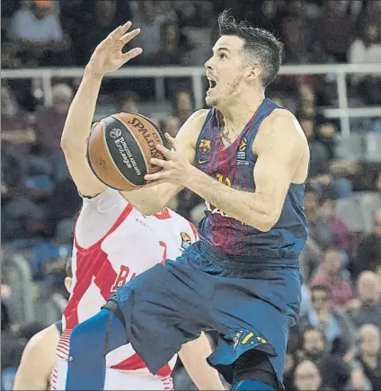  ?? FOTO: PERE PUNTÍ ?? Thomas Heurtel, en una penetració­n a canasta durante un partido ante el Baskonia, rival directo por esta segunda plaza