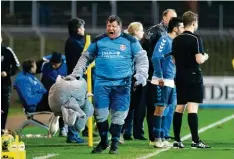  ??  ?? Der Grotifant Andreas Bosheck verlor beim Spiel des KFC Uerdingen gegen Velbert die Kontrolle.