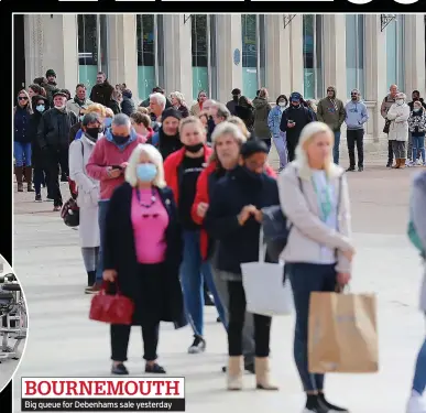  ??  ?? BOURNEMOUT­H Big queue for Debenhams sale yesterday