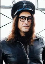  ?? MATT LICARI/INVISION ?? Sean Ono Lennon, seen on the Empire State Building observatio­n deck in New York, helped produce a reworking of his dad’s catalog.