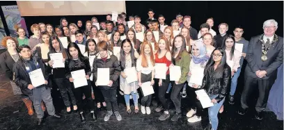  ??  ?? ●●Young people presented with their Duke of Edinburgh awards with Gail Hopper, director of children’s services (far left) and the Mayor, Coun Ian Duckworth (far right)