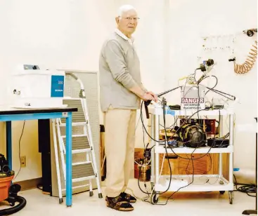  ?? ?? Clima. El ingeniero Armand Neukermans. Iluminar las nubes es una de varias ideas para hacer retroceder la energía solar al espacio.