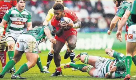  ?? Photos Icon Sport ?? Les Varois à l’instar de Mathieu Bastareaud et Josua Tuisova ont fait le job en mettant fanny les Italiens. Les Toulonnais gardent encore espoir de jouer un quart de finale à domicile.