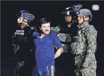  ??  ?? Joaquín “El Chapo” Guzmán tras su captura en México, en enero de 2016.