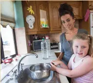  ?? Photos: Fergal Phillips ?? Above left, Carmel Hill, who suffers with asthma and lung problems, at home in Rathmullen Park, Drogheda. Right, Kiara Lynch and her niece Kacey Lynch (6), of Ballsgrove, Drogheda.