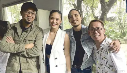  ??  ?? Pepe and Ritz with Hopeful Romantic director Topel Lee (left) and Ahwel Paz who plays a DOM in the movie which opens nationwide on Wednesday, Sept. 12.