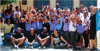  ??  ?? Hoogekraal Primary School, with the GRDM health team and the ‘Youth for Change’ drama group after the formal programme of the health and hygiene training.