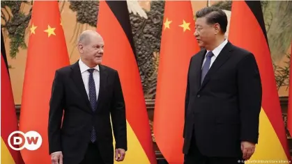  ?? ?? Lors de sa récente visite à Pékin, Olaf Scholz a dit souhaiter "des relations économique­s équitables, avec une réciprocit­é" notamment dans les "investisse­ments"