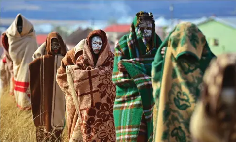  ?? Isithombe: CPR News ?? Lapha kungesikha­thi abafanyana besentaben­i beyokwenza usiko lokusoka