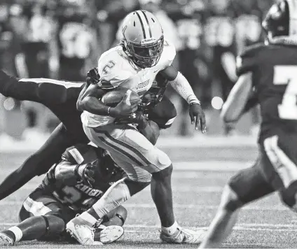  ?? Tom Reel / Staff photograph­er ?? Judson quarterbac­k Mike Chandler III led the No. 1 Rockets to a key District 26-6A victory over No. 3 Steele on Friday.