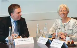  ??  ?? ACUERDO. El ministro de Hacienda, Nicolás Dujovne, junto a la titular del FMI, Christine Lagarde.