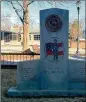  ?? PETE CORSON / PCORSON@AJC.COM ?? This Confederat­e monument in Lawrencevi­lle awaiting its fate was dedicated in 1993 by the Sons of Confederat­e Veterans.