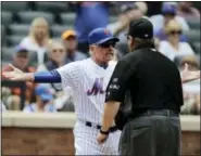  ?? FRANK FRANKLIN II — THE ASSOCIATED PRESS ?? Mets manager Terry Collins argues a call with umpire Fieldin Culbreth during the fourth inning on Thursday.