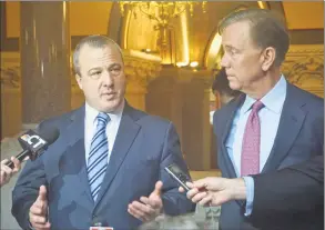  ?? Emilie Munson / Hearst Connecticu­t Media file photo ?? Jonathan Harris, left, of West Hartford, with then-candidate Ned Lamont in 2018.