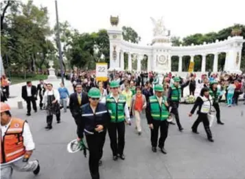  ?? / CUARTOSCUR­O ?? Diversas institucio­nes públicas y privadas ya se preparan para el simulacro de este lunes.