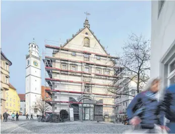  ?? ARCHIVFOTO: FELIX KÄSTLE ?? Die Sanierung der historisch­en Gebäude in Ravensburg ist extrem teuer, weil der Brandschut­z nicht mehr den heutigen Anforderun­gen entspricht.