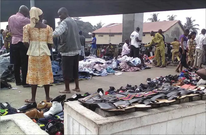  ??  ?? Active stakeholde­rs in the informal trading sector in Lagos