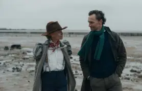  ?? ?? Claire Danes and Tom Hiddleston in “The Essex Serpent.”