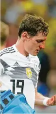  ?? Foto: Odd Andersen, AFP ?? Sebastian Rudy brach sich im Spiel die Nase und musste am Sonntag operiert werden.