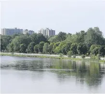  ?? JEAN LEVAC/ OTTAWA CITIZEN ?? Ottawa’s Rideau River is being searched after officers saw a man disappear below the surface Wednesday. The victim could be Muhab Sultanaly Sultan, being sought by London, Ont. police.