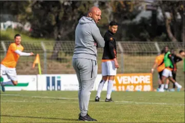  ?? (Photo Florian Escoffier) ?? Trois victoires, deux nuls et une défaite. Après six journées, le bilan de Julien Faubert permet de penser au maintien de l’Étoile en N2. Mais pas encore de songer à la saison prochaine.