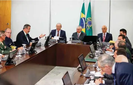  ?? ANDRE DUSEK/ESTADÃO ?? Reunião. Temer se reuniu com ministros envolvidos nos Jogos e disse ter tranquiliz­ado o Comitê Olímpico Internacio­nal