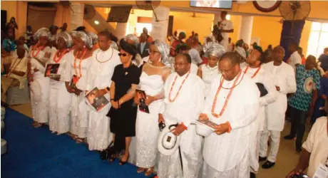  ??  ?? Immediate family members of late Senitor David Omueya Dafinone: From Right Chief Igho Dafinone, Duvie Dafinone, Oterie Dafinone, Chief (Mrs.) Cynthia Dafinone, Chief Ede Dafinone, Joy Dafinone, and others during the funeral service for their late father at the Bethel Baptist Church Sapele, Delta State… yesterday