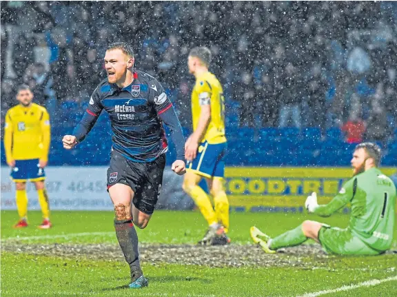  ?? Pictures: SNS Group. ?? Clockwise from above: Ross County’s Billy McKay celebrates after scoring to make it 1-1 against St Johnstone at the weekend; Dundee United’s Paul Watson following the stalemate with Alloa; Brechin City boss Mark Wilson; Arbroath’s David Gold, left, and Dale Hilson were on the scoresheet for the Lichties against Queen of the South on Saturday.