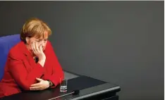  ?? Foto: Odd Andersen, afp ?? Bundeskanz­lerin Angela Merkel: Der Nimbus der Unangreifb­arkeit, den ihr zeitweise sogar die politische Konkurrenz attestiert hat, ist dahin.