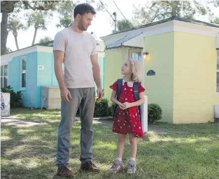  ?? WILSON WEBB/FOX SEARCHLIGH­T PICTURES ?? Chris Evans, left, and Mckenna Grace star in the new movie Gifted, which misses the mark.