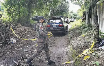  ?? ?? Poca informació­n. Estas tomas aéreas permiten constatar la dificultad para ingresar al lugar. Pese a ello es una zona donde asiduament­e se encuentran cuerpos enterrados.