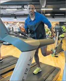  ?? Picture: QAQAMBA MAGADLA ?? BENEFITS: East London fitness enthusiast Manelisi Bozo launched a running app