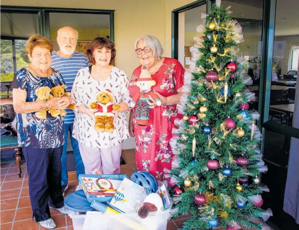  ?? Photo / Mead Norton ?? Colleen Patterson (left), Ray Simpson, Rose Foley and Wendy Simpson with many of the toys that residents of the Regency Park Estate Lifestyle Retirement Village collected for the appeal.