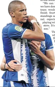  ?? / SHAUN ROY/GALLO IMAGES ?? Maritzburg United captain Bevan Fransman consoles Andrea Fileccia after the Ke Yona final.