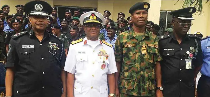  ??  ?? L-R: AIG Marine Police Command, Alkali Baba Usman; NAVTRAC Flag Officer Commanding, Rear Admiral Obi Ofodile; JMSTC Commandant, Captain Noel Madugu and the Force Marine Officer, SP Chinedu Iwuozo, at the graduation ceremony