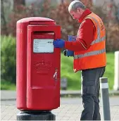  ??  ?? Battle: Royal Mail wants to axe 2,000 jobs