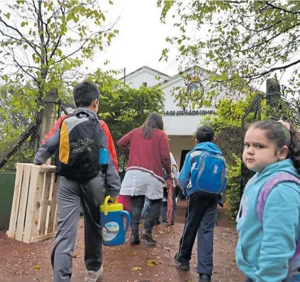  ?? BLAS MARTINEZ ?? Juntos. Una de las claves de las aulas rurales es que allí estudian chicos de distintas edades.