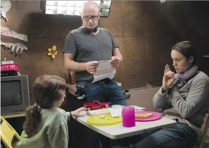  ?? PHOTOS: ELEVATION PICTURES ?? Director Lenny Abrahamson, Jacob Tremblay and Brie Larson on the set of Room. Abrahamson went to great lengths to make the Toronto-shot film feel authentic, constructi­ng an elaborate set no bigger than the fictional box in which the first half of the...