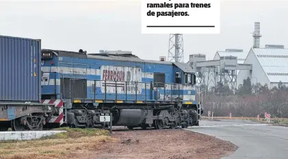  ??  ?? El ferrocarri­l Norpatagón­ico es uno de los objetivos principale­s a los que apunta el ministerio de Transporte.